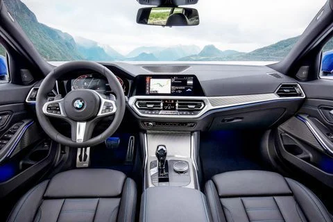 بی‌ام‌و 328i