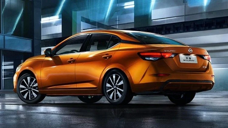 نیسان سیلفی — NISSAN